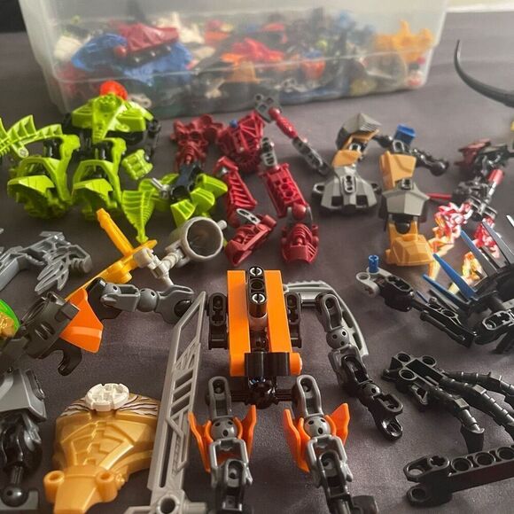 LEGO Bionicle / Hero Factory Lot Approximately 7 lbs Masks Weapons Arms Torsos P - Picture 8 of 14
